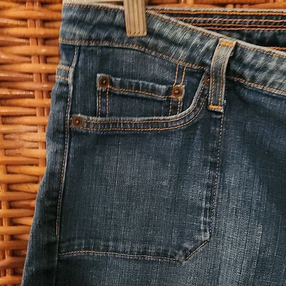 Levi's 545 Shorts 10 - Picture 2 of 8